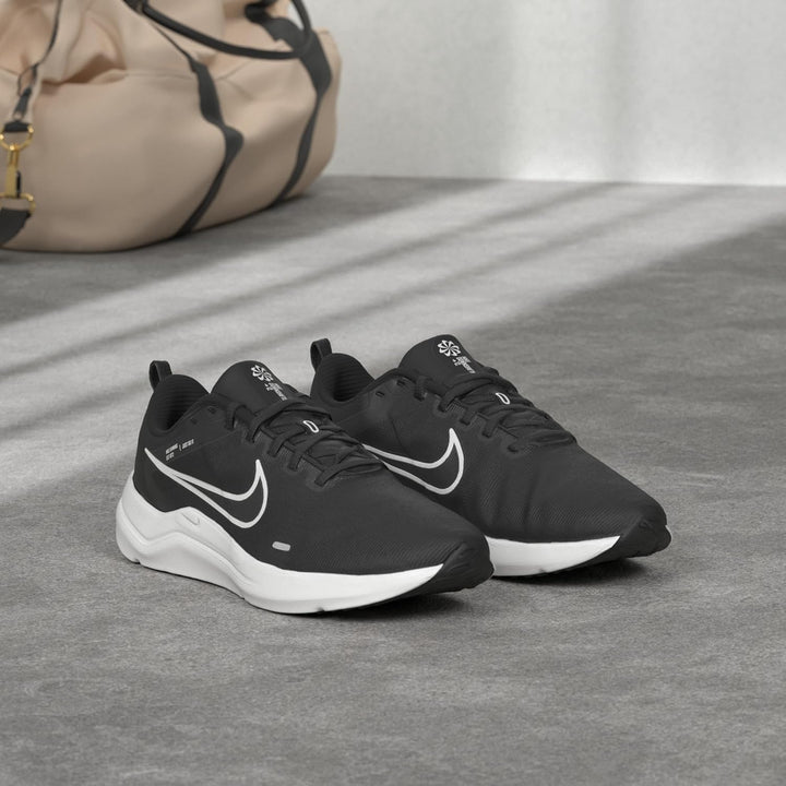 Nike Herren Downshifter 12Sneaker 39 EU Black White Dk Smoke Grey Pure, 39 EU Black White Dk Smoke G