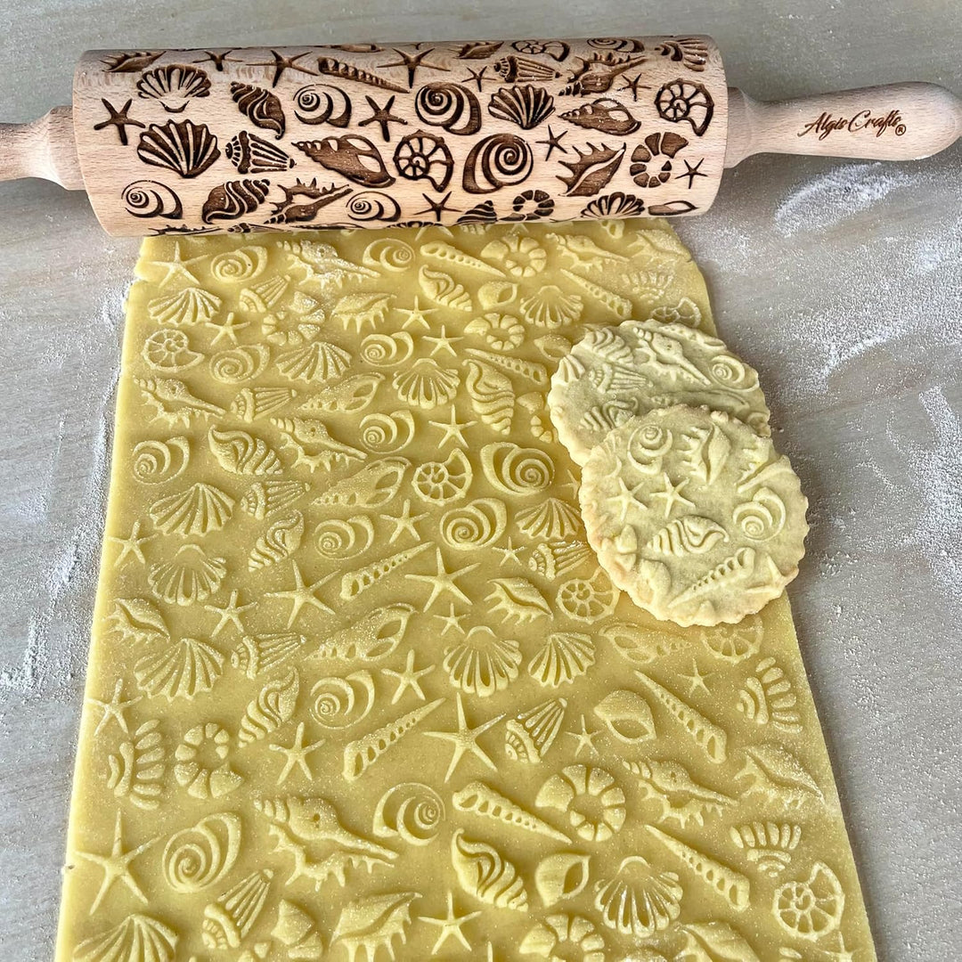 Nudelholz mit Muscheln für hausgemachtes Gebäck. Teigroller für Teig & Plätzchen, Kuchen & Gebäck. G