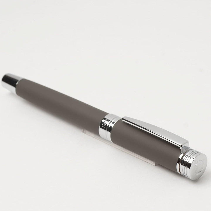 Cerruti 1881 Zoom Füllfederhalter aus Messing in der Farbe Silber-Schwarz, Länge: 14cm, NSG9142X