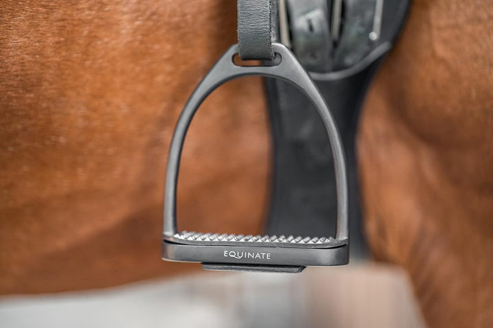 Equinate Steigbügel Midway 10cm Schwarz Matt - Mit Anti-Rutsch Trittfläche aus Gummi - Für Erwachsen