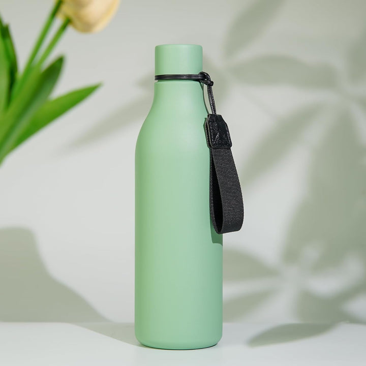 BJPKPK Isolierte Wasserflaschen, 750ml Edelstahl Metall Trinkflasche Mit Trageriemen, BPA Frei Wasse
