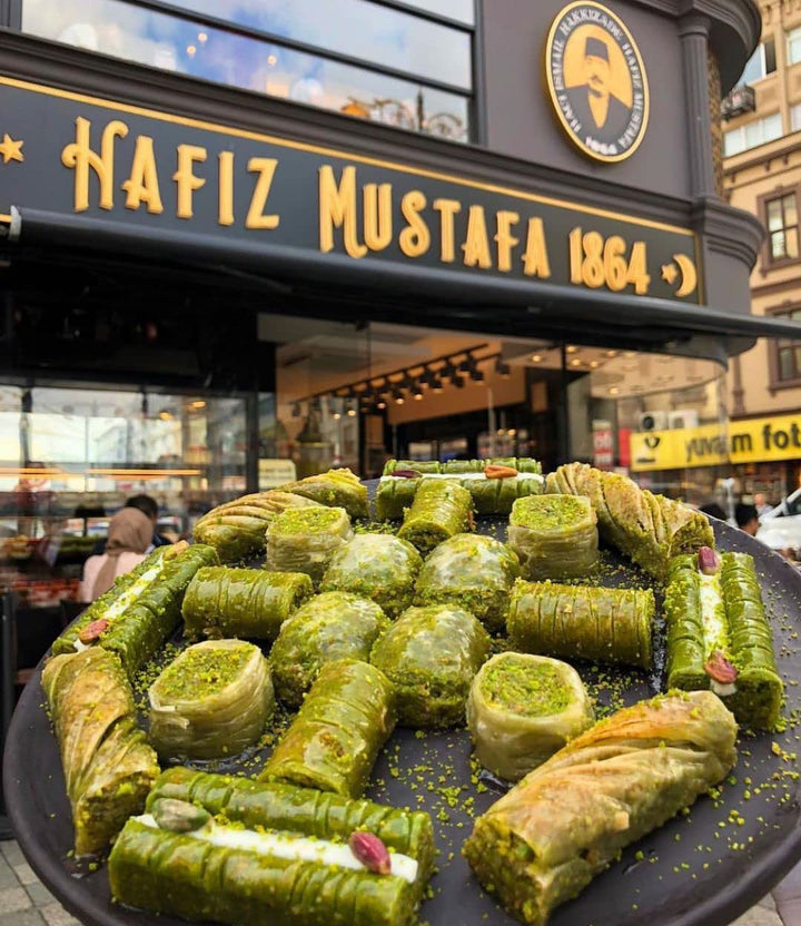 Hafiz Mustafa 1864 Istanbul Baklava Gebäckdose – Gebackene Baklava Dessertsnacks aus frischen Phyllo