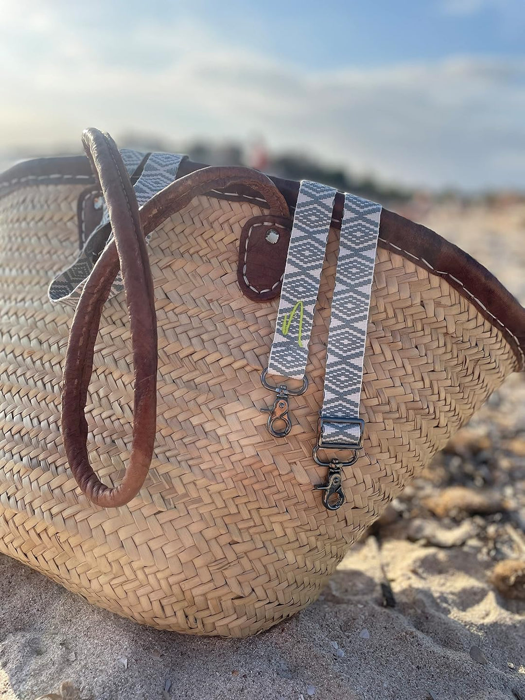 NOOMYA® Premium Fashion Handykette | Set Handyhülle iPhone SE 3. Gen 2022 & Handyband Sea Salt | Han