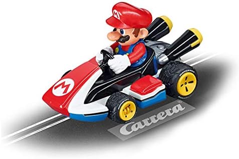 Carrera First Mario Kart Rennbahn-Set | Mario vs. Yoshi | 2 Fahrzeuge inklusive | Kreisel für extra