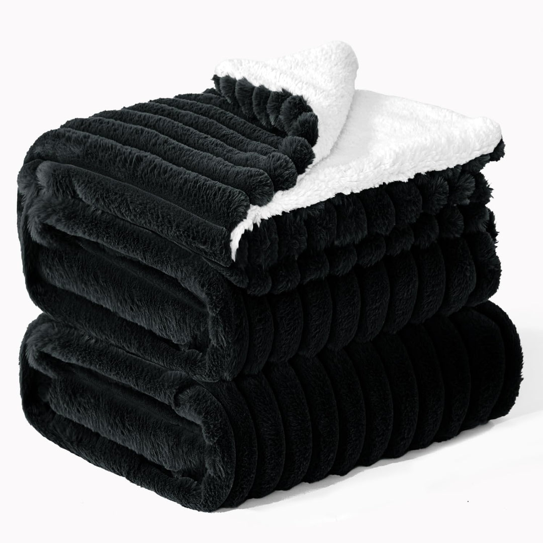 BEDELITE warme Decke Sherpa Kuscheldecke Flauschig Schwarz XXL 220x240 | dicke Deko Fleecedecke, Cor