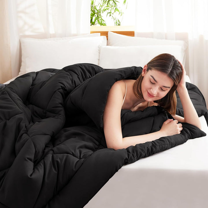WAVVE Bettdecke 200x200cm Ganzjahresdecke 4 Jahreszeiten, Steppdecke 300gsm Mikrofaser 200x200 cm, S