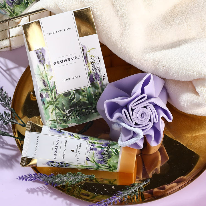 SPA LUXETIQUE Damen Bade Geschenkset - 10tlg Lavender Duft Geburtstaggeschenk für Frauen mit Handcre