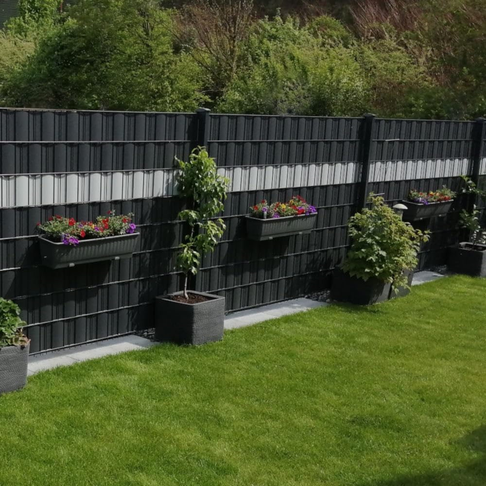 ZAUNIVERSUM Blumenkastenhalter für Ihren Doppelstabmattenzaun - Die Neue Blumenkastenhalterung