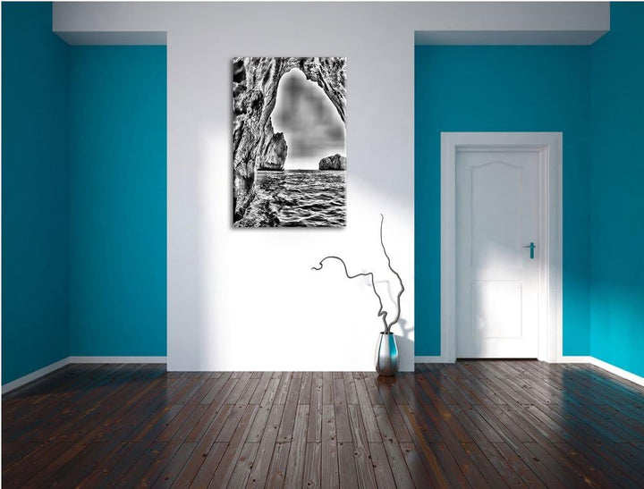 Pixxprint Monocrome, Felstor im Meer, Format: 100x70 auf Leinwand, riesige Bilder fertig gerahmt mit