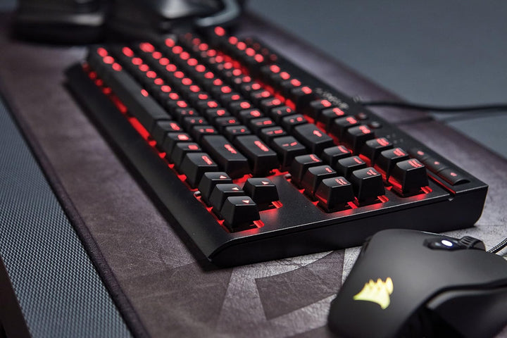 Corsair K63 Mechanische Gaming Tastatur (Cherry MX red: Leichtgängig und Schnell, Rot LED Beleuchtun