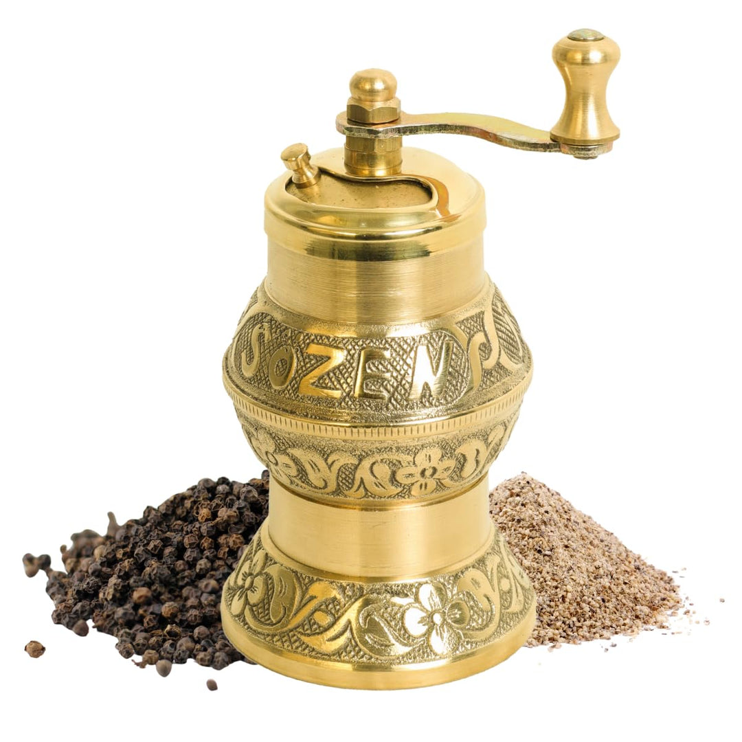 Handgefertigte Sozen Pfeffermühle, manuelle Messingmühle, Istanbul Crafted 11,9 cm, tragbare konisch