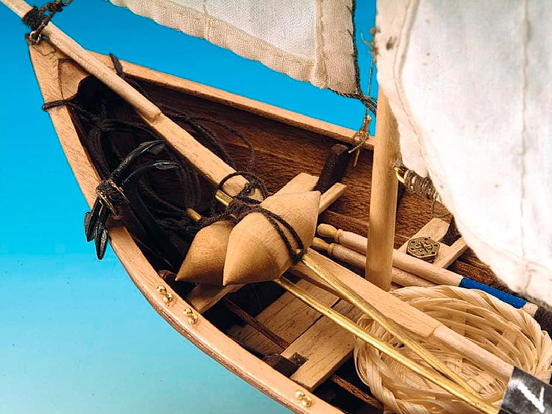 Artesanía Latina 19010. Schiffsmodell aus Holz Französische Fischerboot Doris Saint Malo Massstab 1: