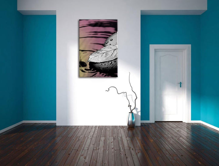 Pixxprint Blatt auf Zen Steinen im Wasser als Leinwandbild/Grösse: 100x70 cm/Wandbild/Kunstdruck/fer