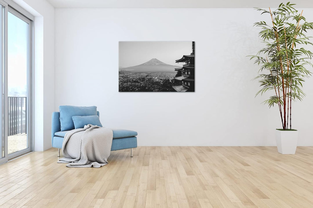 der mit Schnee bedeckte Fuji Berg aus Japan Effekt: Schwarz&Weiss, Format: 80x60 als Leinwandbild, M
