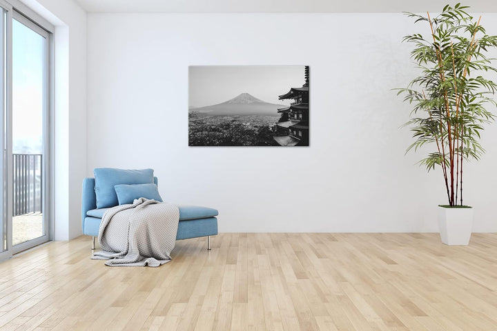 der mit Schnee bedeckte Fuji Berg aus Japan Effekt: Schwarz&Weiss, Format: 80x60 als Leinwandbild, M