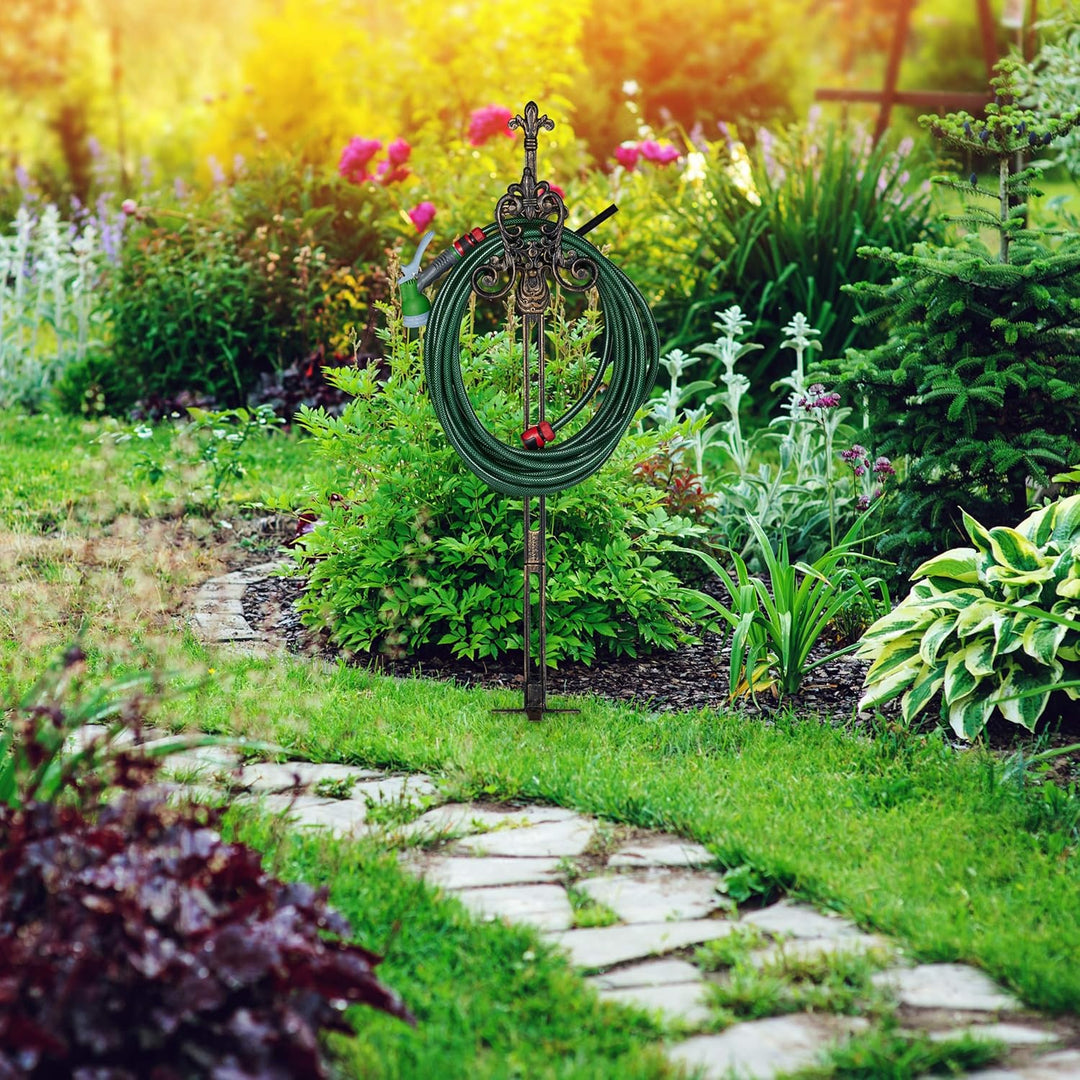 Relaxdays Schlauchhalter Gusseisen, Schlauchständer mit Erdspiessen, Gartenschlauchhalter HBT 133x24