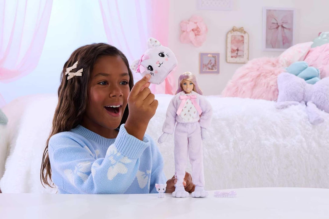 Barbie Cutie Reveal Puppe und Zubehör, Kätzchen der Cuddly-Reihe mit 10 Überraschungen, inklusive Fa