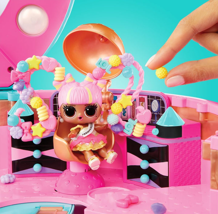 L.O.L. Surprise! Hair Beads Salon Spielset - Mit 1 Puppe und 100 Perlen sowie Haargummis, Spiegel un