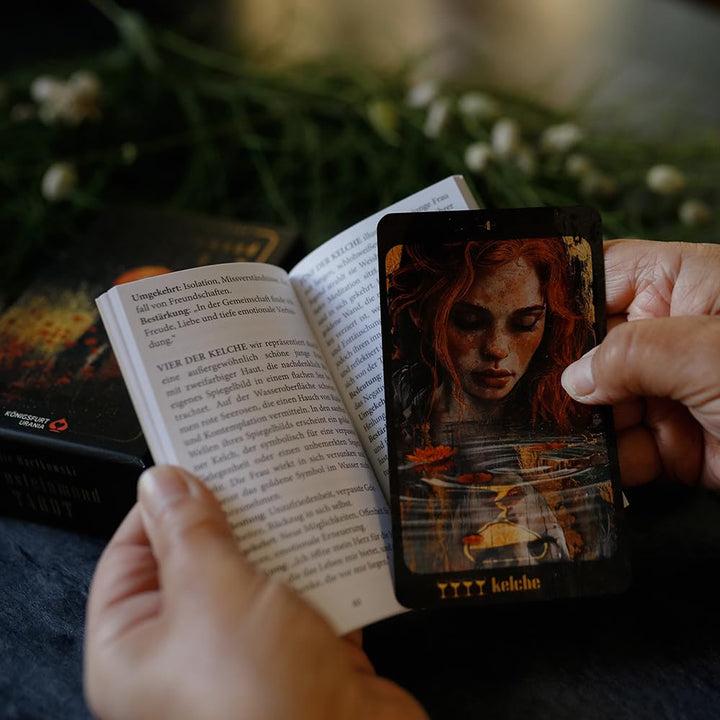 Bernsteinmond Tarot - 78 Tarotkarten und 80-seitiges Booklet, Karten
