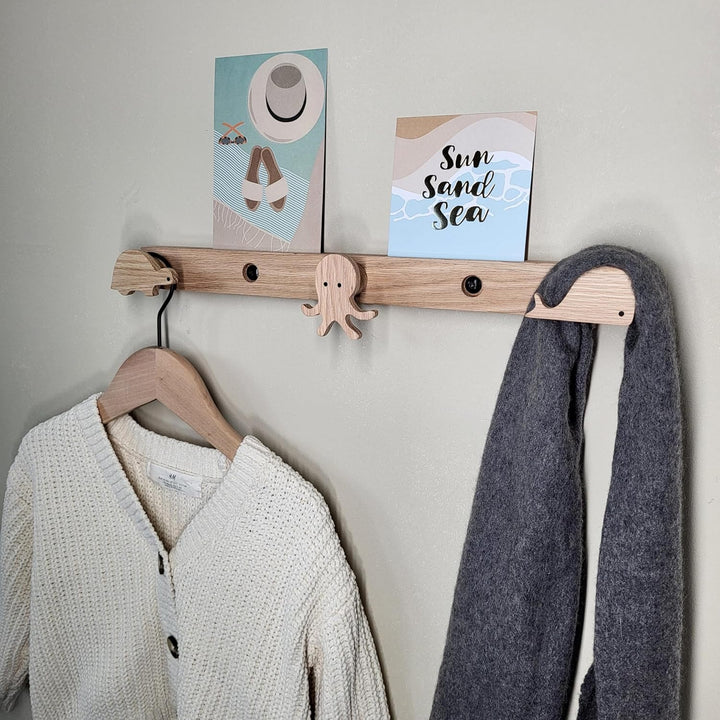 Kinder Garderobe aus massivem Eichenholz, Meeres-Tiere, Wandgarderobe, Hakenleiste, Bilderleiste, Ki