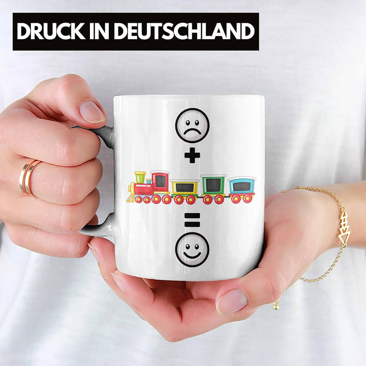 Trendation - Eisenbahn Tasse Geschenk für Eisenbahner Modelleisenbahn :(+ Eisenbahner = :) Lustige G