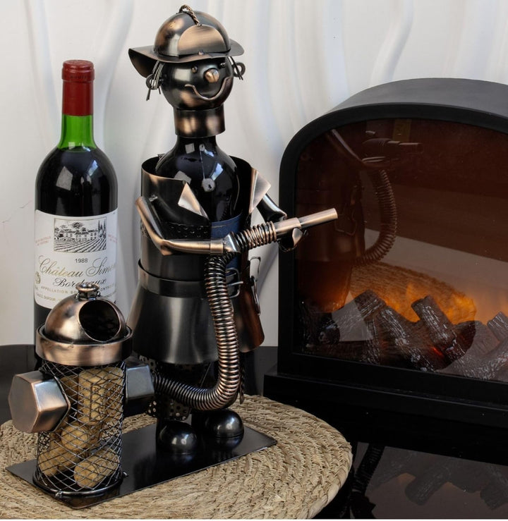 Flaschenhalter Feuerwehrmann Metall bronzefinish 36,5cm Wein Geschenkidee Deko
