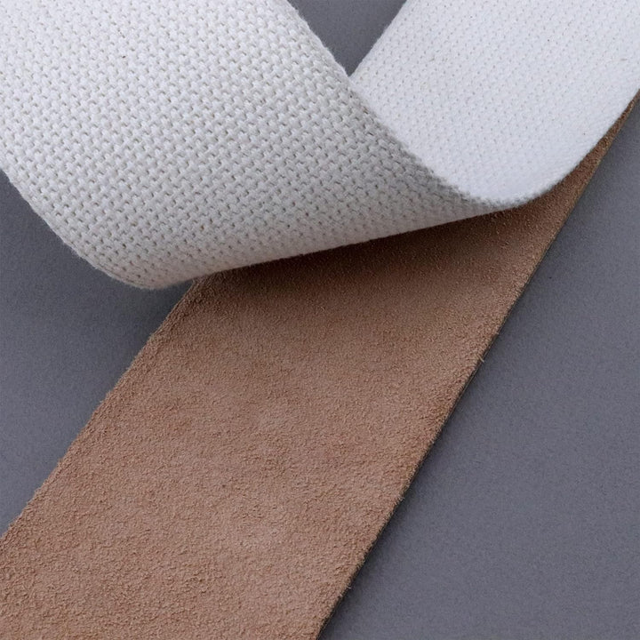 Haryali London Leather strap with handle for sharpening razor blades 38cm long & 7.5cm wide