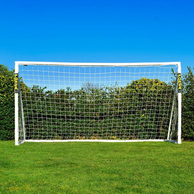 FORZA Fussballtor mit einem Klicksystem – das Fussball-Tor kann das ganze Jahr über bei jedem Wetter