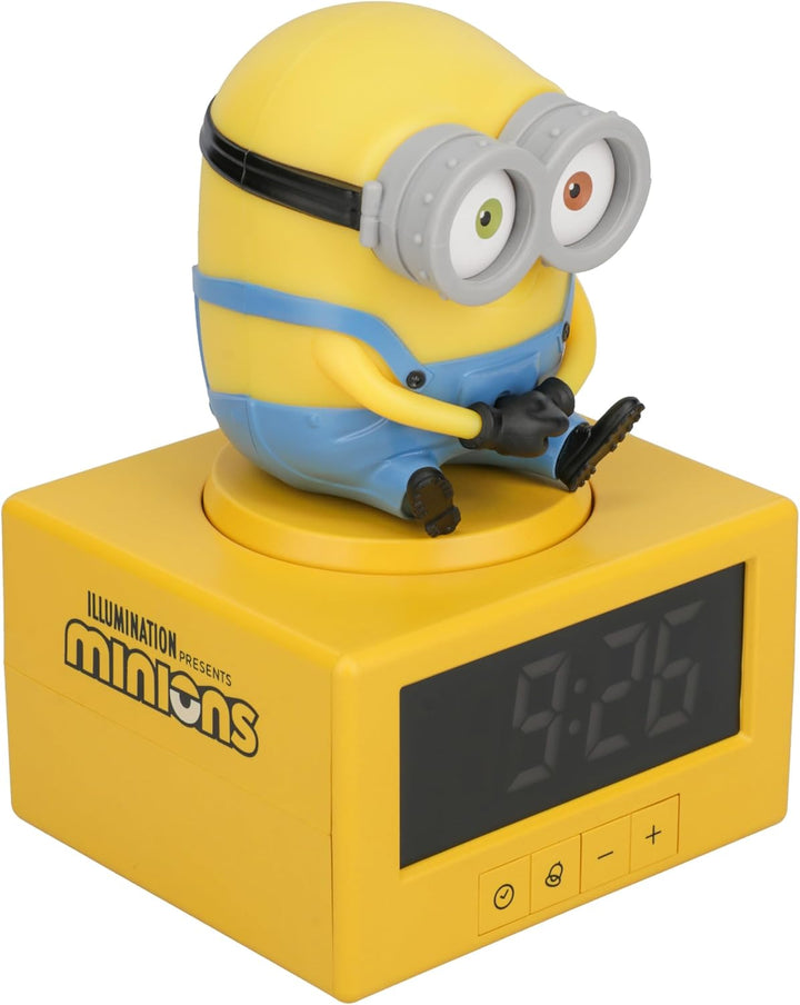 Paladone Minions Bob Symbol, Wecker – 14 cm Digitaluhr mit Nachtlicht, batteriebetrieben