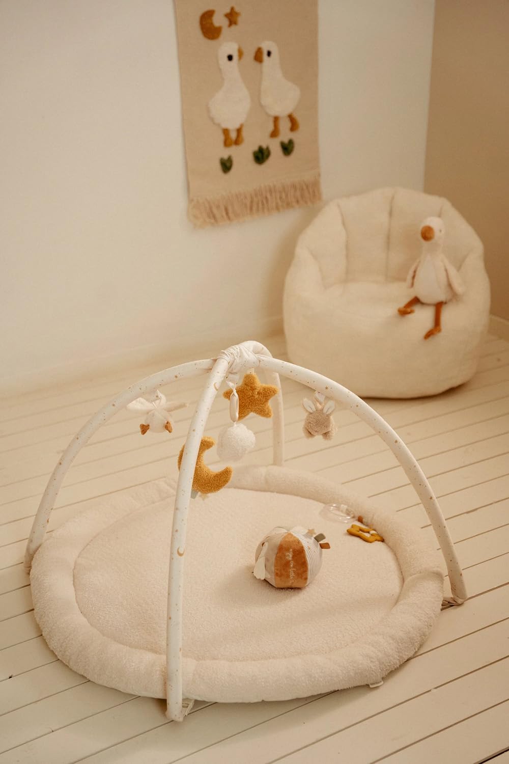 Little Dutch Krabbeldecke mit Spielbogen Activity Baby weiss - Newborn Naturals
