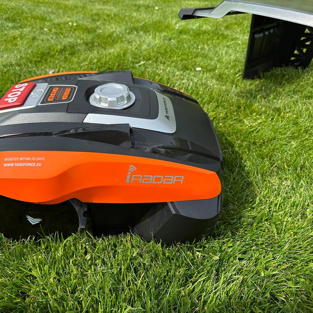 YARD FORCE Mähroboter Compact 300RBS - 300m² - leise - mit Garage