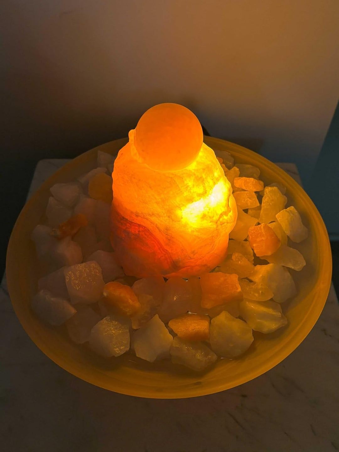 Kugelbrunnen Salonica Orangencalcit mit Beleuchtung (Schalenfarbe: Weiss)