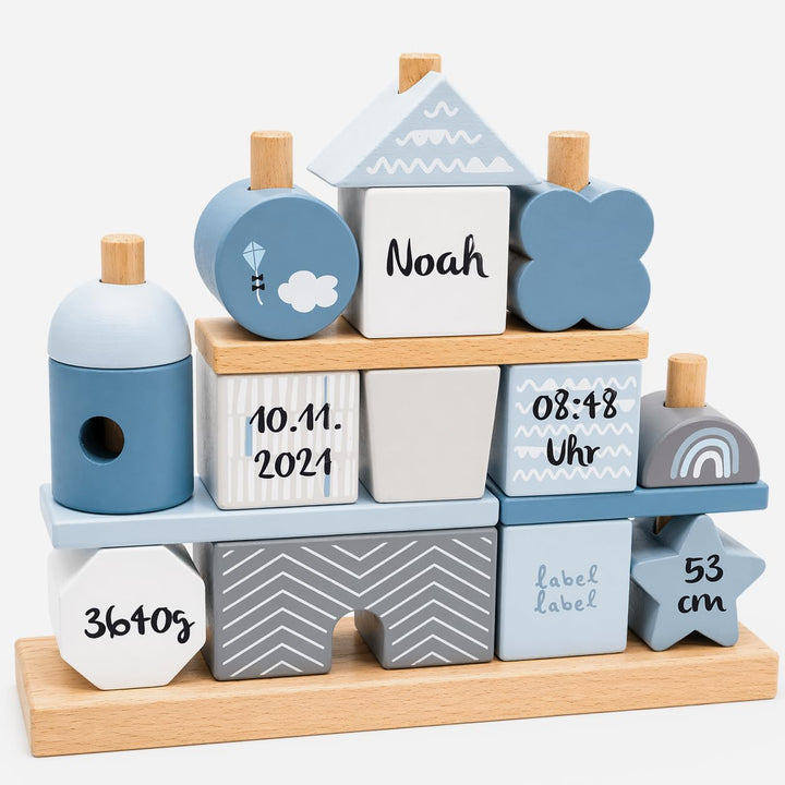 Personalisiertes Holz Steckspiel Haus Blau – Baby Geschenk zur Geburt Junge – mit Name & Geburtsdate