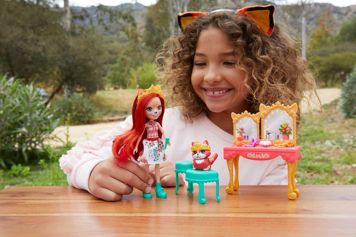 Enchantimals GYJ05 - Royaler Frisiertisch Spielset, mit Fabrina Fox Puppe (ca. 15,2 cm) und 1 Tier,