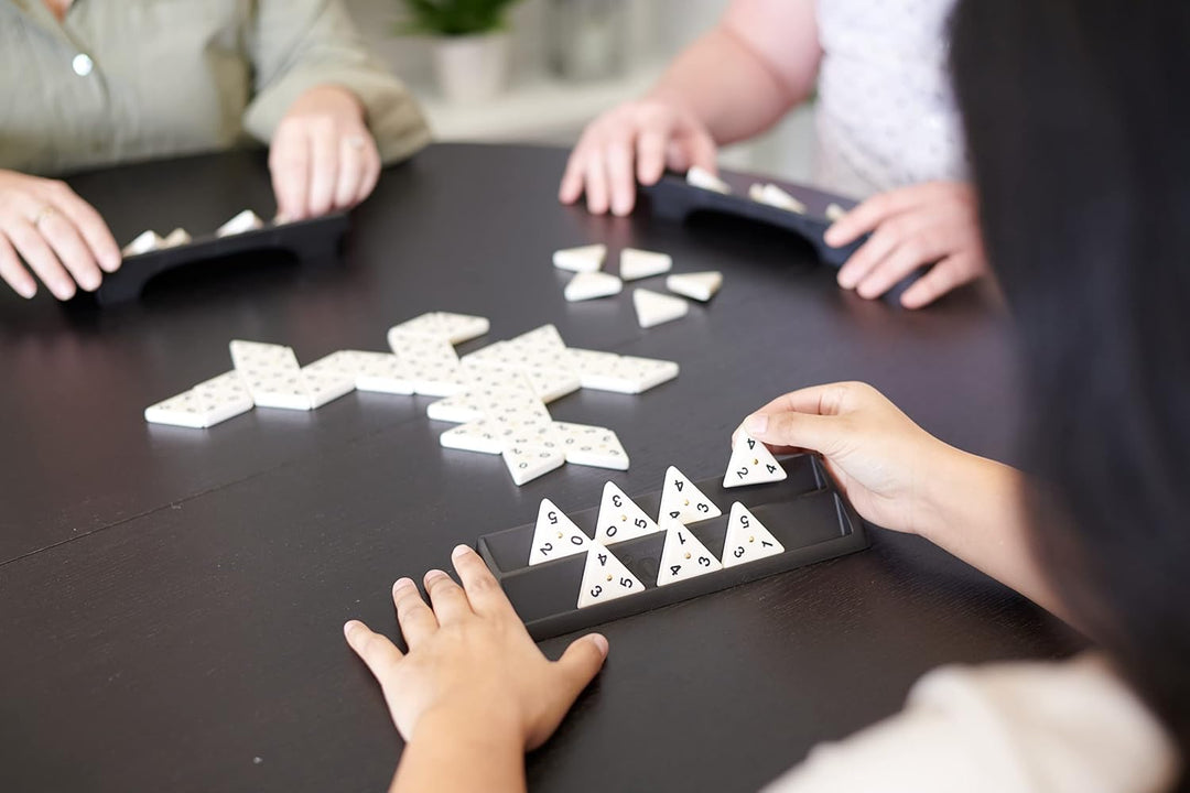 Goliath - TRIOMINOS Original, Brettspiele ab 6 Jahren, Strategie- und Denkspiel mit Dreiecksdominos,