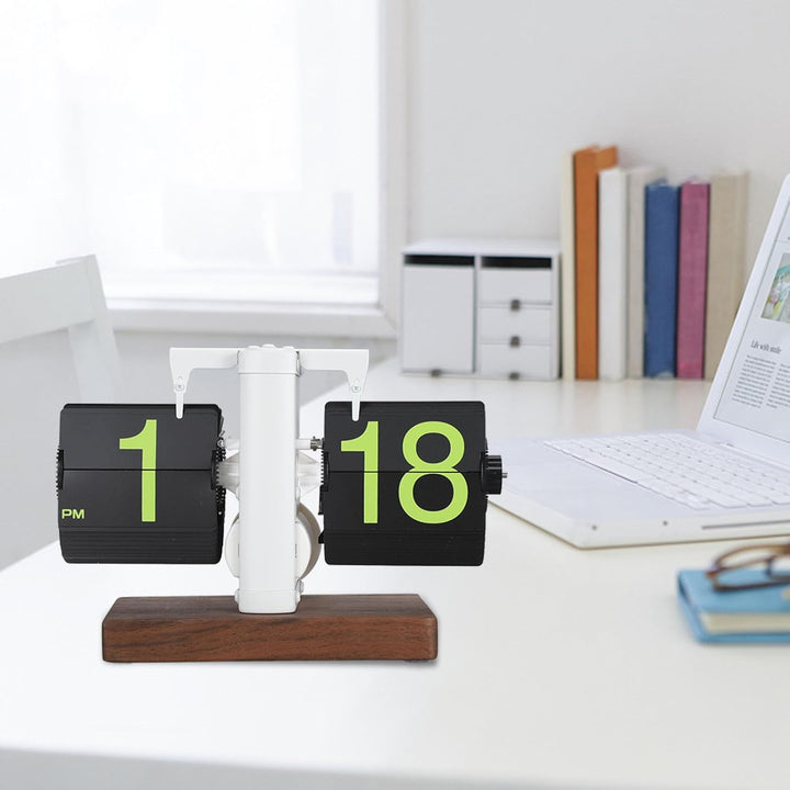 Grosse, Glatte Zahlen und Retro Design Flip Clock mit Holzsockel, Digitale Umklappuhr Automatische,