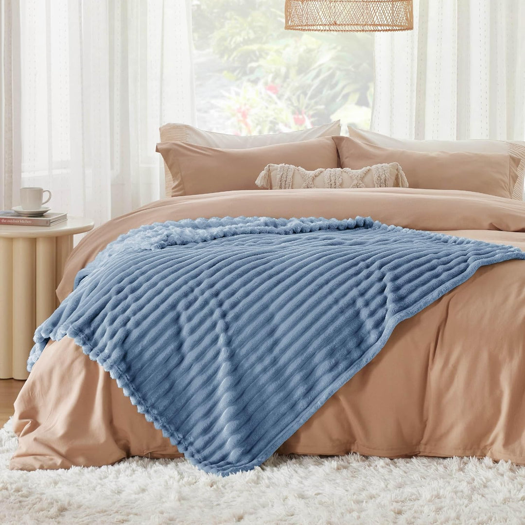 BEDSURE Kuscheldecke für Zimmer Deko - Wolldecke & Fleecedecke, Sofadecke, Weiche Warme Grobe Kordde