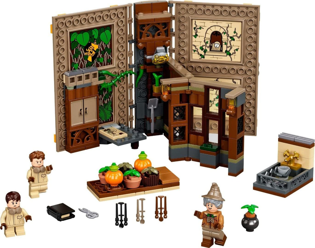 LEGO 76384 Harry Potter Hogwarts Moment: Kräuterkundeunterricht Set, Spielzeugkoffer mit Minifiguren