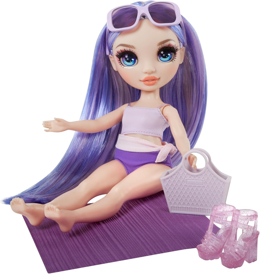 Rainbow High Swim & Style - Violet (Lila) - 28 cm Grosse Puppe mit Schimmerndem Pareo, auf 10+ Arten