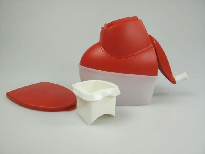 TUPPERWARE Chef Mahl-Chef rot-weiss D126 Reibe Nüsse Käsereibe P 20779