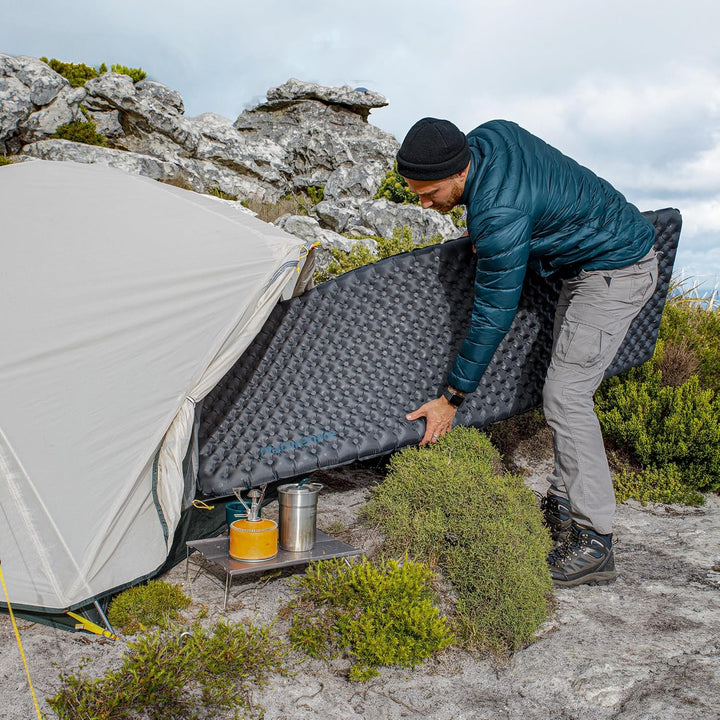 Naturehike 3,5R- Wert Camping Isomatte Ultralight 4 Jahreszeiten (-6℃) Selbstaufblasend mit aufblasb