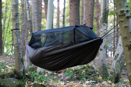 DD Frontline Outdoor - atmungsaktive Leichthängematte mit Moskitonetz Coyote braun