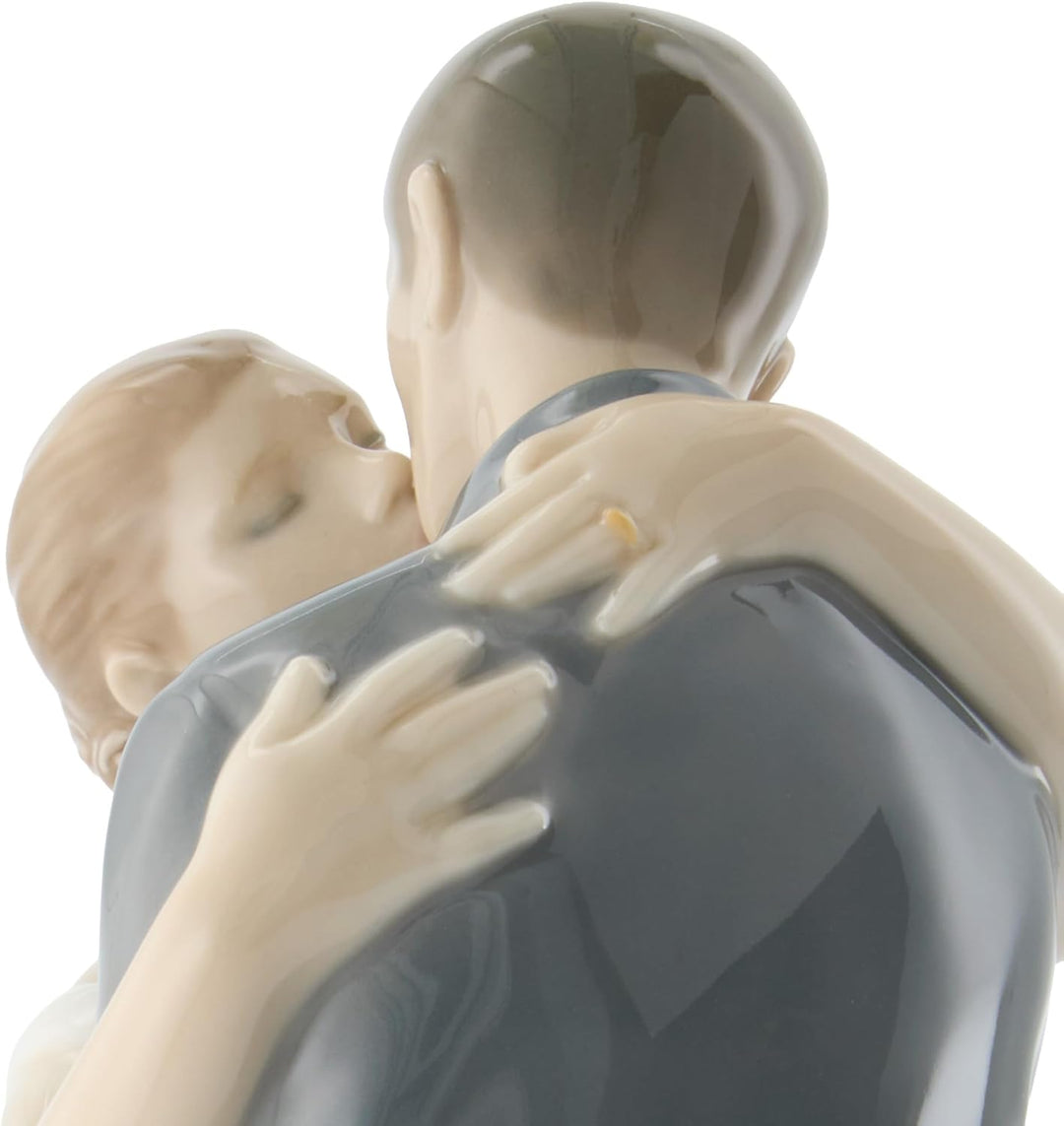 NAO Porcelain by Lladro A KISS Forever (Bride & Groom, Marriage, Wedding, Collection) 2001613