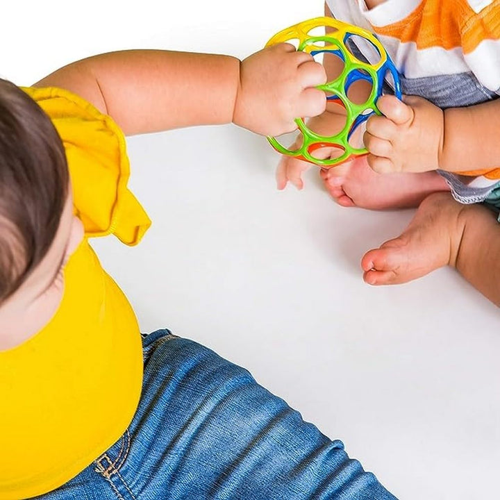 Bieco Motorikball für Babys ab 6 Monate | Greifball und Beissring mit Rassel & Bright Starts, Oball