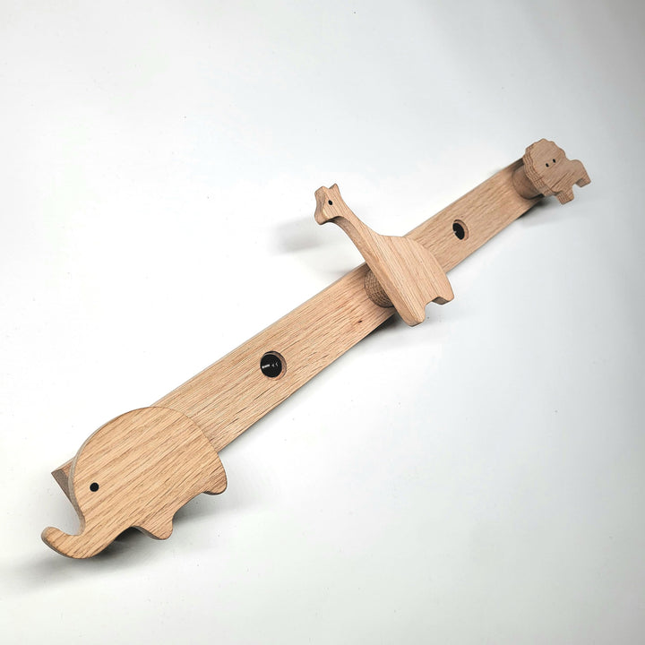 Kinder Garderobe aus massivem Eichenholz, Afrikanische Tiere, Wandgarderobe, Hakenleiste, Bilderleis