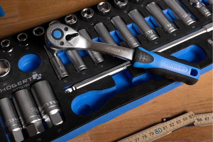 HÖGERT TECHNIK Steckschlüssel-Set 3/8", 33-tlg., Ratschengriff 72T, CRV-Stahl, inkl. Zündkerzensteck