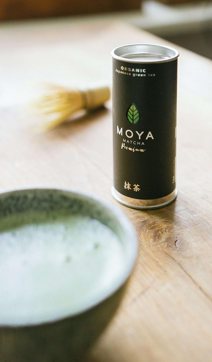 Organischer Moya Matcha Tee Set Pulver Grün | BIO 30 g Premium Klasse (I) | Verpackung + Matcha-Scha