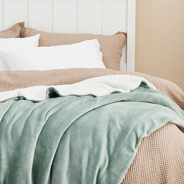 BEDSURE Kuscheldecke - Warm Sherpa Wolldecke & Sofadecke, Flauschig Sofaüberwurf Decke, Dicke Couchd
