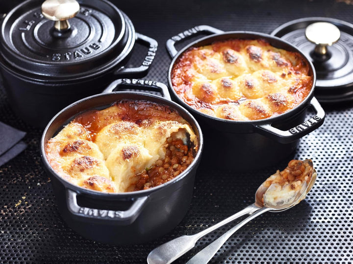 STAUB Gusseisen Bräter/Cocotte, Rund 14 cm, 0,8 L, Aromaregen Funktion, Für alle Herdarten geeignet,