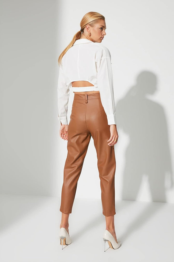 TRENDYOL Frau Design Mittlerer Bund Skinny Fit Straight Hose 34 Camel, 34 Camel